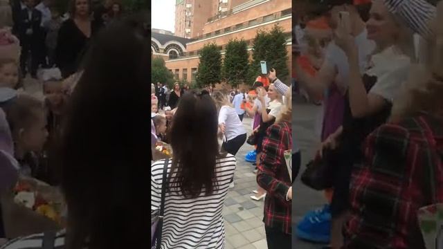 1 сентября вероника 1 класс уходит в школу смотреть онлайн