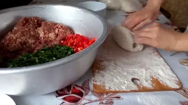 Хошаны с джусаем , дрожжевые манты с джусаем смотреть онлайн