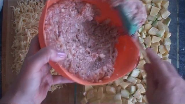 Рецепт: Картофельно-кабачковая запеканка с индейкой смотреть онлайн