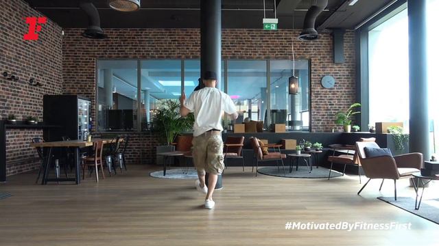 Fitness First Live Workout - DanceMoves mit Anton смотреть онлайн