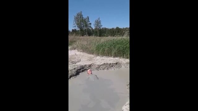 УПАЛ В ГРЯЗЬ УРАЛА ??? смотреть онлайн