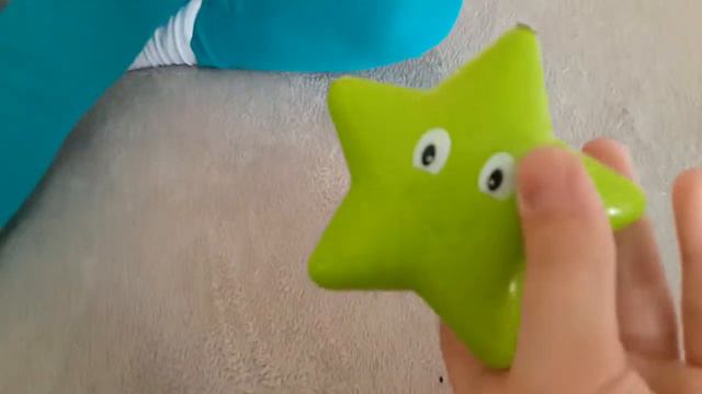 Анечка ловит рыбку|Веселая рыбалка смотреть онлайн