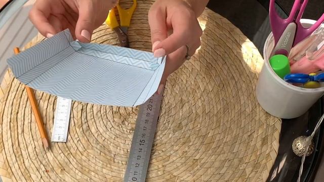 DIY Идеи к 1 сентября. Открытка шоколадница в технике скрапбукинг. смотреть онлайн