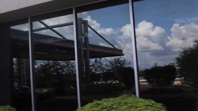 Exploring An Abandoned SATURN Dealer!