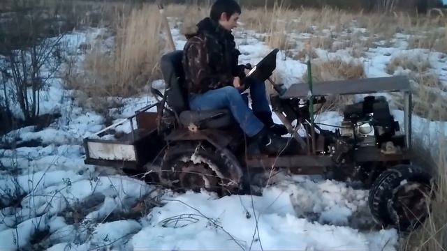 Минитрактор. Немного побуксовали! смотреть онлайн