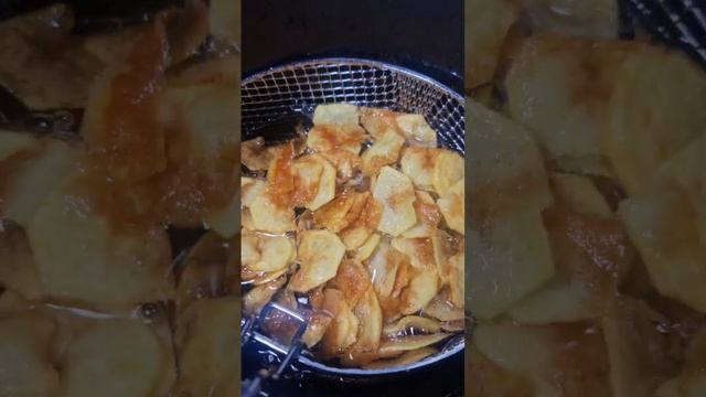 Ребёнок просит чипсы, а дома только картофель. смотреть онлайн