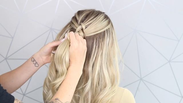 How To Do A Braided Up-do For The Holidays! смотреть онлайн