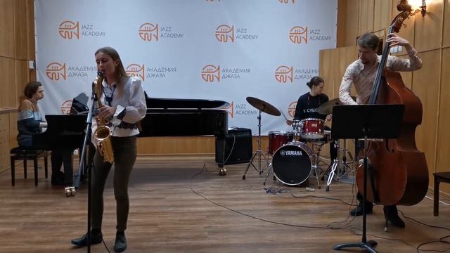 «Giant Steps» - John Coltrane смотреть онлайн