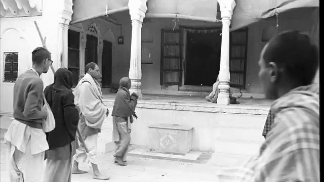 БУДЬТЕ ОСТОРОЖНЫ - Лакшми Нараяна дас (Леонид Тугутов) смотреть онлайн