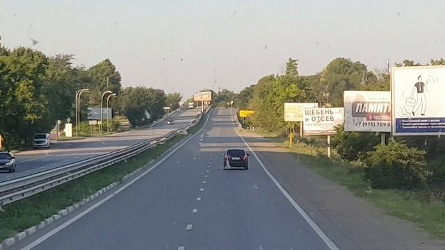 Показываю как я еду на автобусе по городу Симферополь и по трассе Таврида в Крыму смотреть онлайн