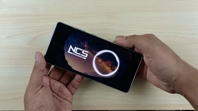 Samsung Galaxy S20 FE 5G Unboxing & Overview (Indian Retail Unit) смотреть онлайн