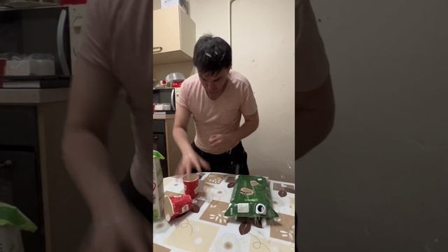 Попили сочка?