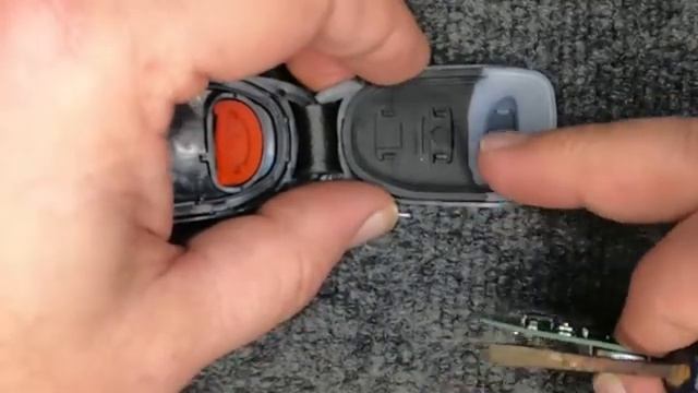 How to change a 2012 Hyundai Santa Fe 3 Button Keyless Entry Remote Battery смотреть онлайн