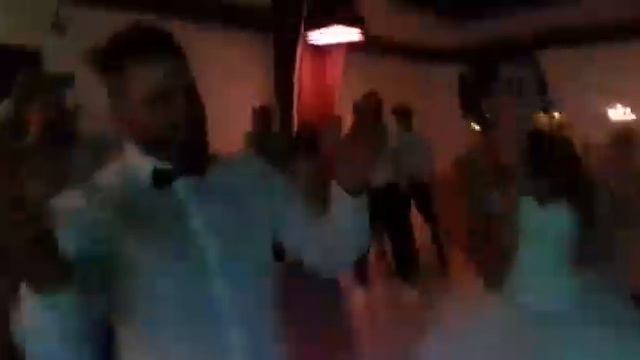 брат читает рэп на свадьбе у брата!!! смотреть онлайн