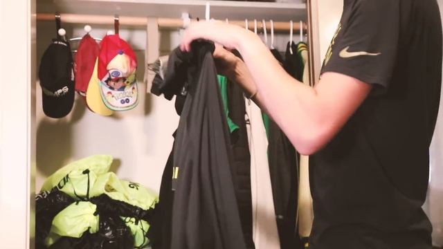 Oregon Runner Cooper Teare's Gear + Room Tour смотреть онлайн