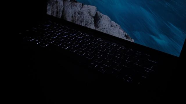 Dell XPS 15 9500 Review: jack of all, master of none смотреть онлайн