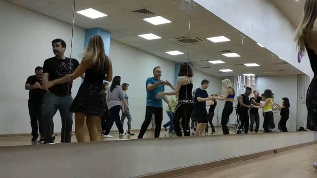 Урок бачаты от Эдельмиро 22.07.2019 смотреть онлайн