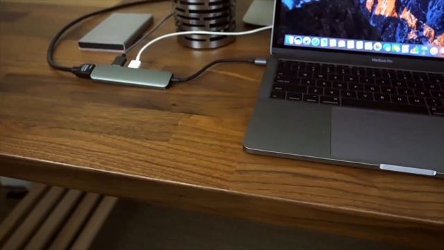 Satechi Slim Aluminum Type-C Adapter with 4K HDMI Output and Passthrough Charging смотреть онлайн