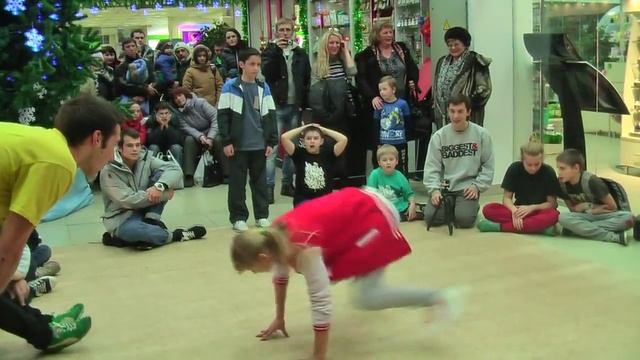 B-girl Диана vs B-boy Славик смотреть онлайн