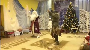 Зажигательный танец Бабы Яги и Деда Мороза 2020