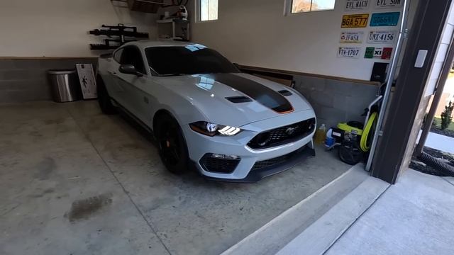 Mustang Dark Horse NOT WORTH BUYING over 2021 Mach 1!? смотреть онлайн