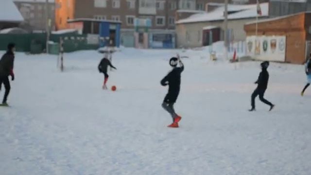 Тренировка на стадионе (1).mp4 смотреть онлайн