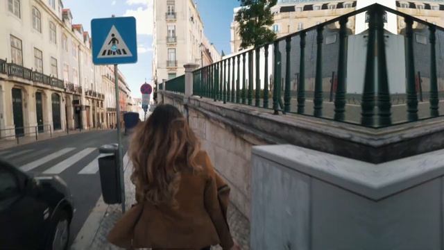 Lively Streets and Delicious Eats of LISBON PORTUGAL! смотреть онлайн