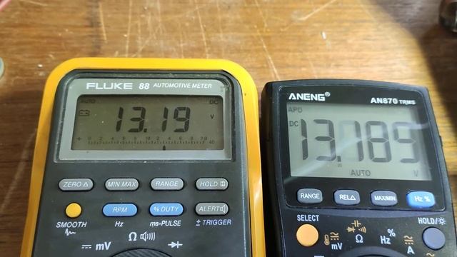 Automatische Bereichsumschaltung Fluke 88 vs Aneng AN870 смотреть онлайн