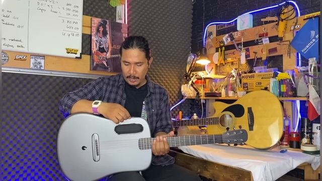 UNBOXING LAVA ME 3 GITAR MASA DEPAN! - Filosofi Gitar смотреть онлайн