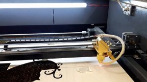 Двусторонняя гравировка на лазерном станке