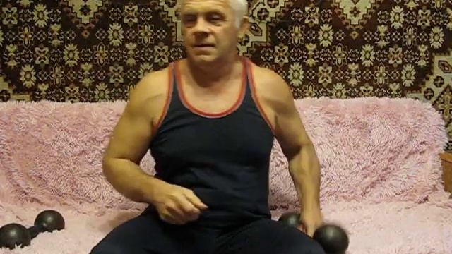 Работа с гантелями не вставая с дивана. 08.12.2018 (№30) смотреть онлайн