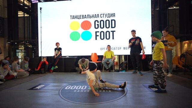 Смирнов Матвей vs Коммерческий Кирилл | 1/8 Break Baby |KIDZA DZA DZA BATTLE #KIDZDZADZA смотреть онлайн