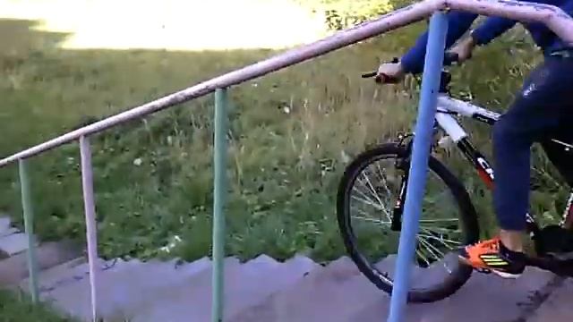 Велосипед и лестница смотреть онлайн