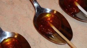 как сделать леденец из сахара на ложке?