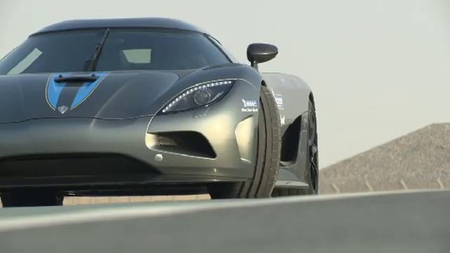 Agera test drive on Dubai Autodrome смотреть онлайн