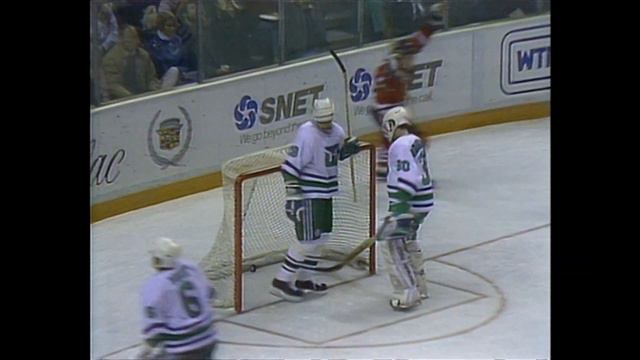 Dominik Hasek's First NHL Game (1990-91) смотреть онлайн