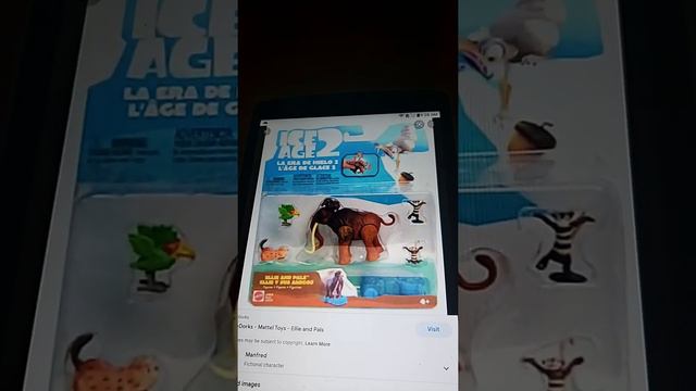 Kylie shows some Ice Age Toys смотреть онлайн