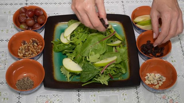 Waldorf Salad - Simple and Refreshing! Простой, освежающий и диетический Вальдорфский салат.4K Vide смотреть онлайн