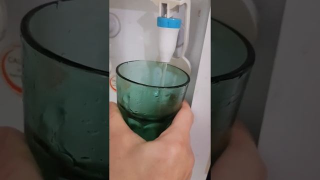 Веганский коктейль в блендере! Сельдерей, бананы, киви и др. смотреть онлайн