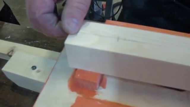 Соединение ШИП - ПАЗ. Паз ручным фрезером. Часть1 смотреть онлайн