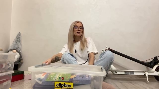 ВЛОГ: Убрала Новый год . Выкинула прошлое. Нереальные находки. Мега расхламление. смотреть онлайн
