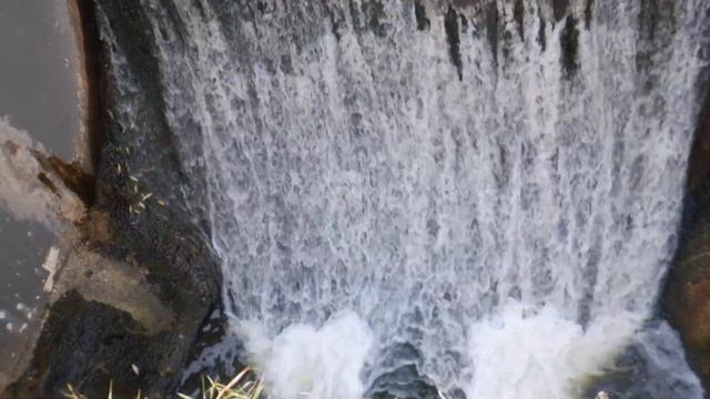 водопад на реке Битце в парке Битца смотреть онлайн