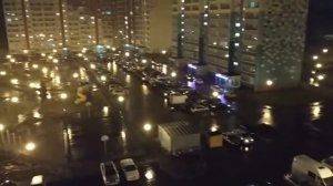 Вой автомобильных сигнализаций после удара молнии