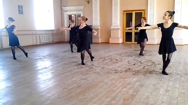 Урок классического танца - Rond de jambe par terre (на середине) смотреть онлайн
