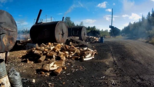 Как и где делают уголь для шашлыков?! Производство угля в деревне на Урале! Очень интересно! смотреть онлайн