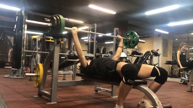 Д1 Жим штанги лежа 4*8 – 60 смотреть онлайн