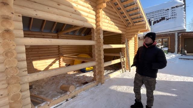 Видео-обзор комплекса построек: бани, гаража и беседки из оцилиндрованного бревна в посёлке #Светлы смотреть онлайн