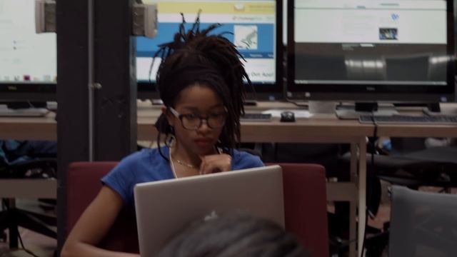 CODE: Debugging the Gender Gap Trailer смотреть онлайн