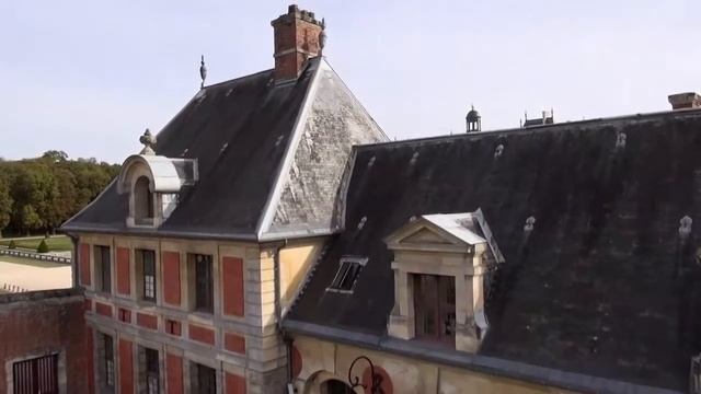 Замок Во-ле-Виконт (Le château de Vaux le Vicomte) смотреть онлайн