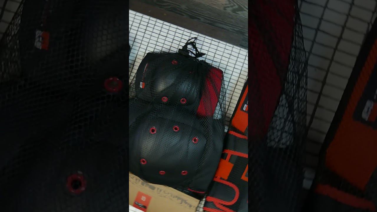 И все же она вертится! - Крикнул Коперник и одел защиту. А то мало ли чего? ♂️ смотреть онлайн